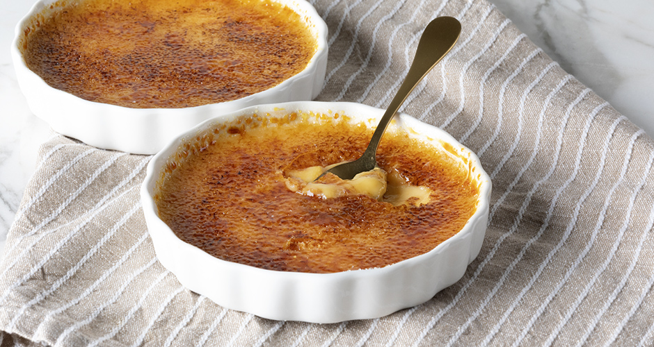 3-ingredient crème brûlée | Akis Petretzikis