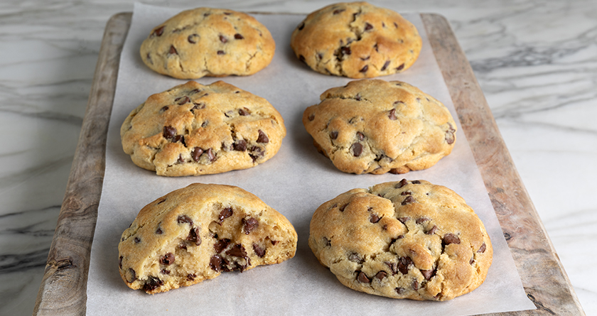 Giant chocolate chip cookies | Akis Petretzikis