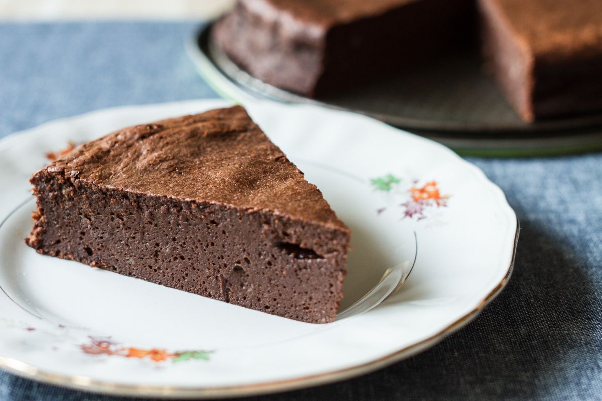 Steamed Chocolate Cake | Akis Petretzikis