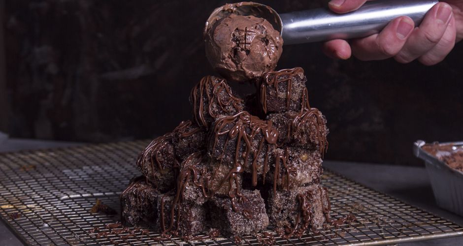 Λουκουμάδες από κέικ μπανάνας Άκης Πετρετζίκης